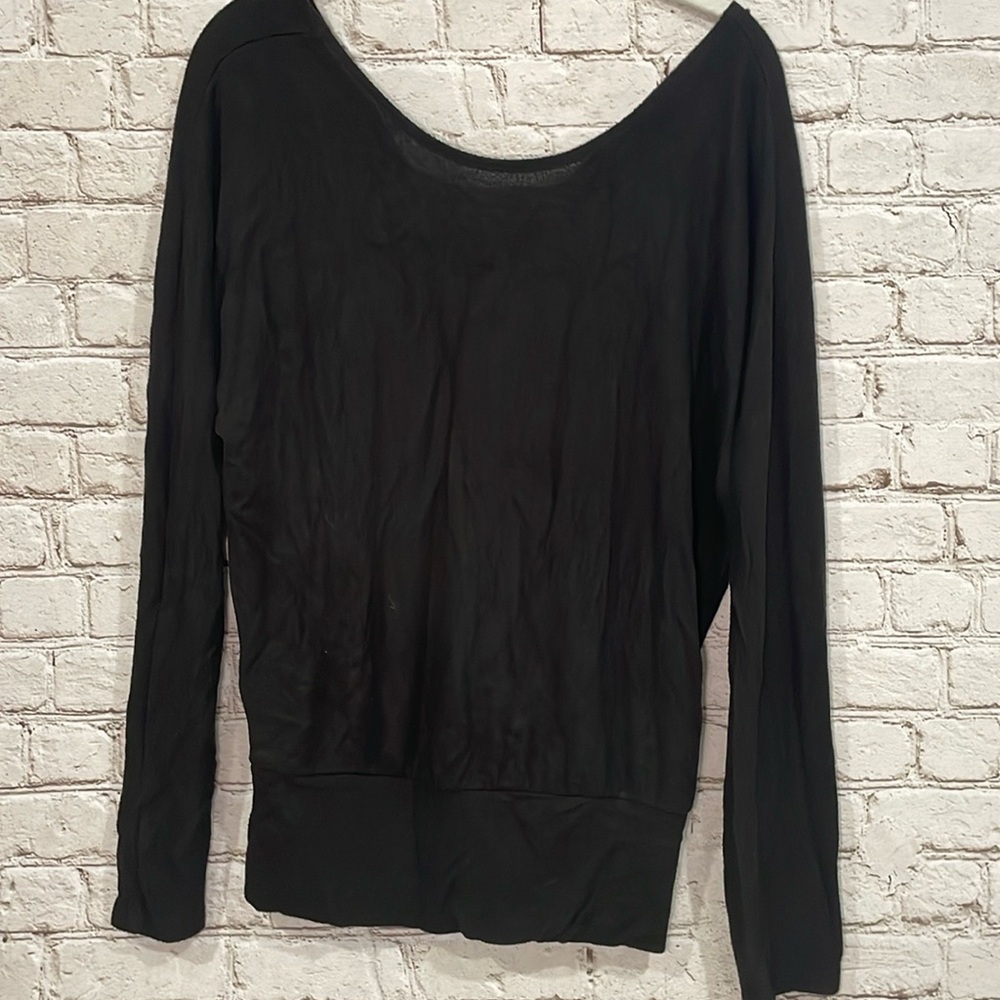Black Women's Long Sleeve Scoop Neck Top